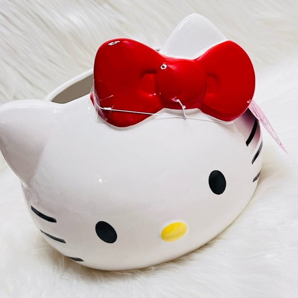 Hello Kitty Planter Pot - Picture 4 of 4